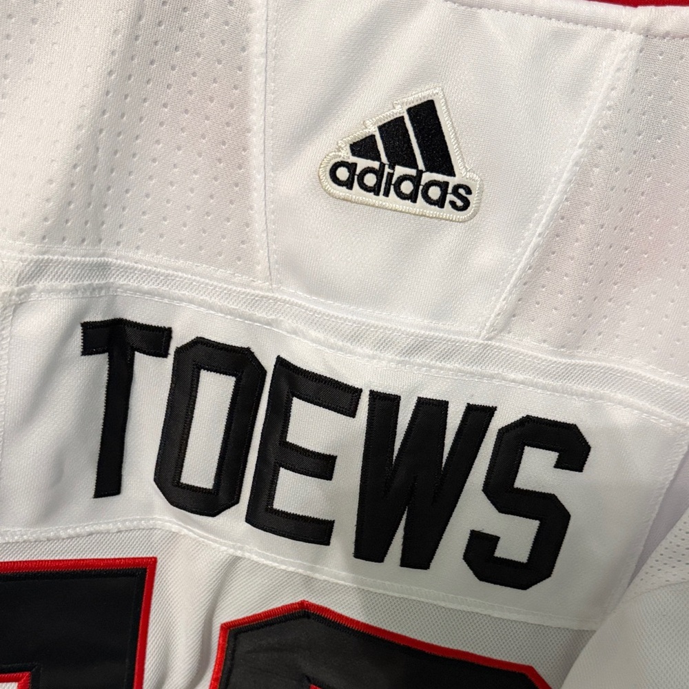Adidas White blackhawks Jersey TOEWS #19. NWT - Picture 8 of 13